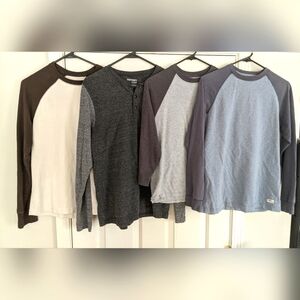 Lot of four Men's baseball long-sleeved shirts size Medium